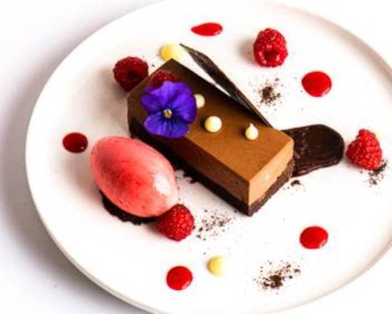 CHOCOLATE AND RASPBERRY SLICE